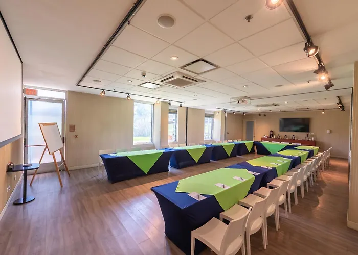 Aloft Bogota AirportAirport Hotel